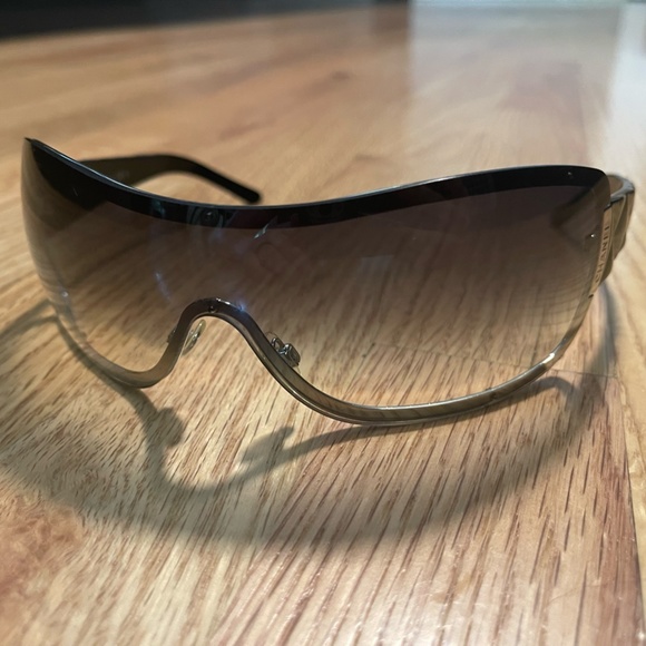 Chanel Sunglasses 4126 Quilted Arms Visor Black & Silver Graident, Used, As-is - Picture 1 of 11